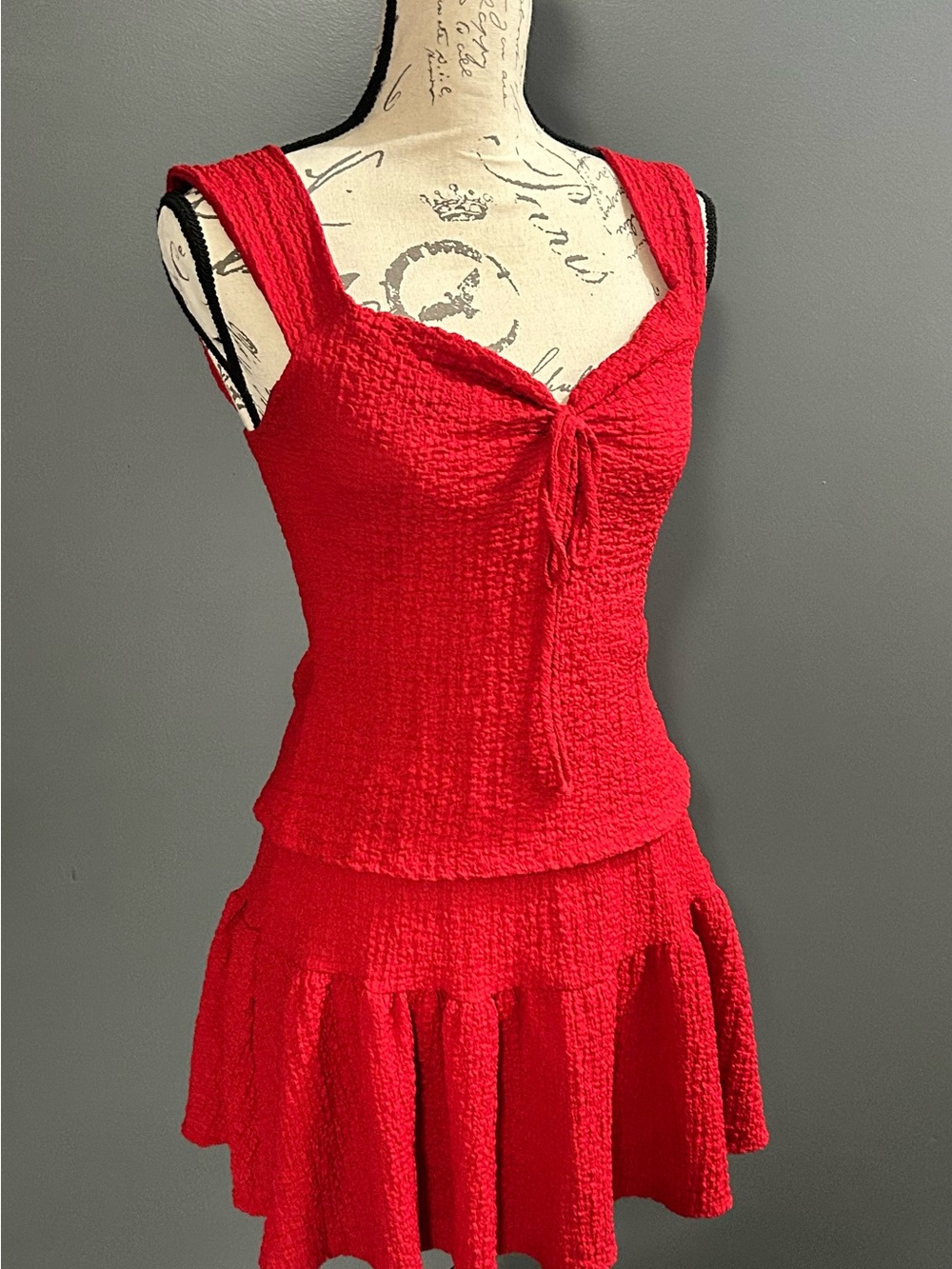 Women’s Red Textured Tie-Front Tank and Skirt Set